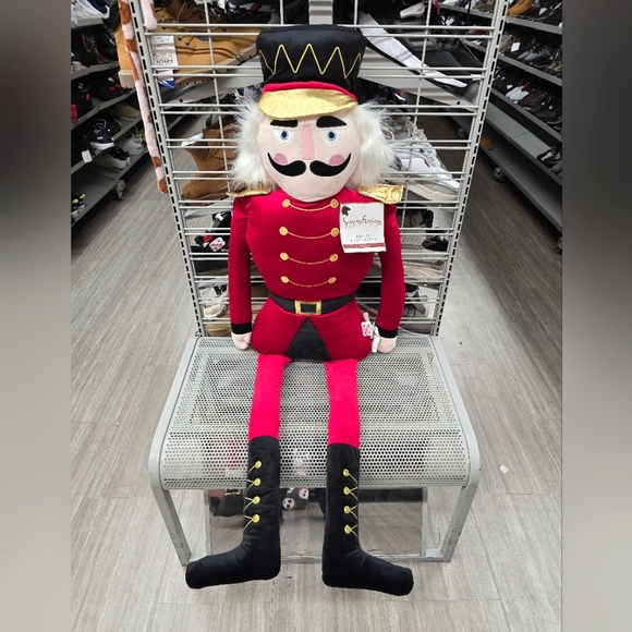 Htf Seasons Greetings Limited Edition Oversized Decorative Nutcracker Pillow - Picture 12 of 12